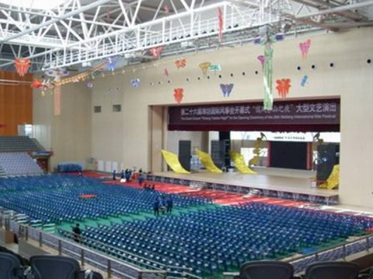 潍坊学院体育馆第十一届全运会会议室花季旧版色板设备应用案例